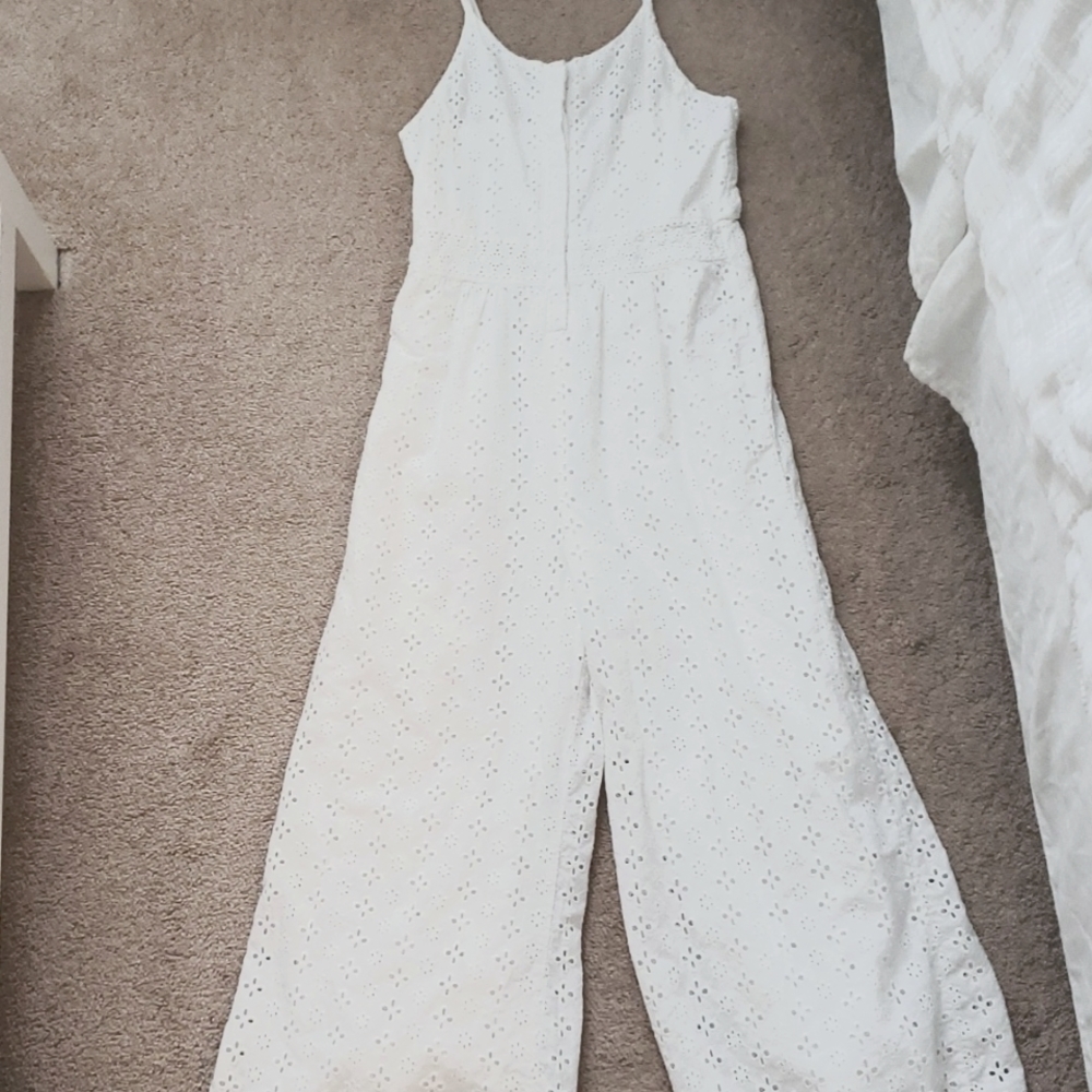 White jumpsuit/romper, girls 12. Brand is HABITUAL. Excellent condition.